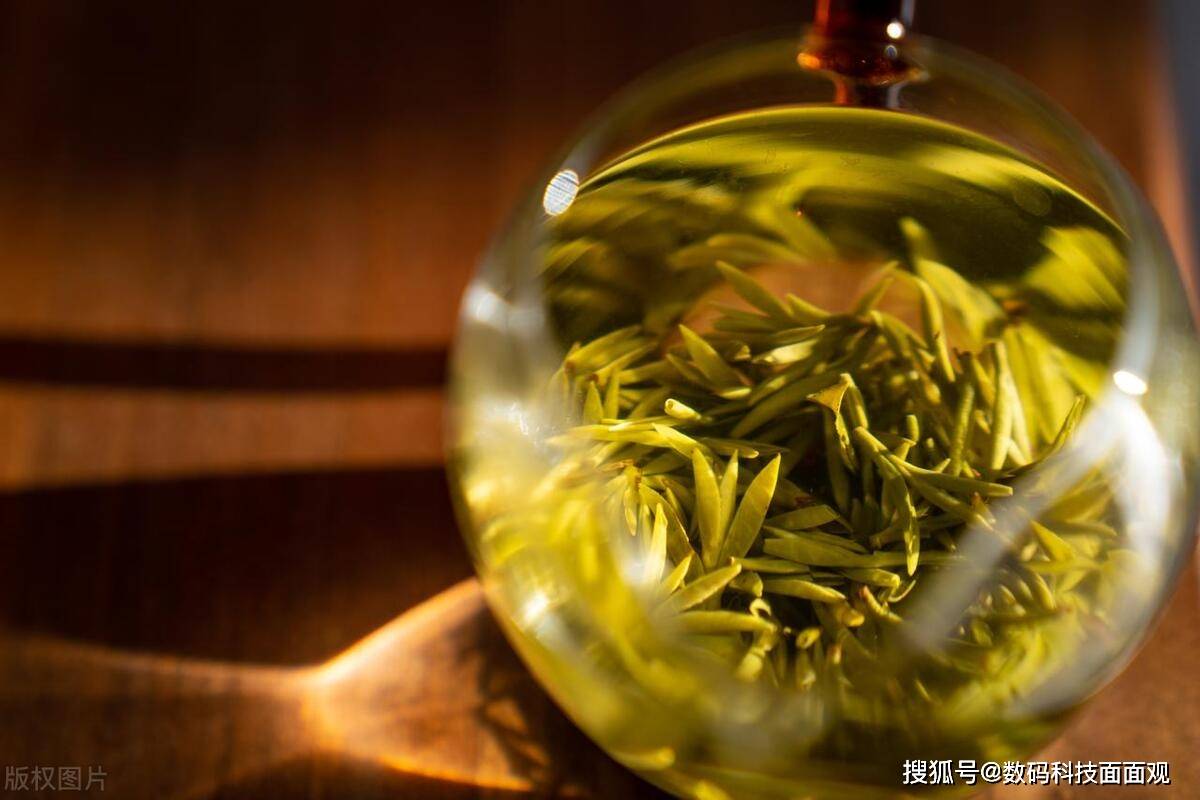 亿百体育：中国10大名茶排名各自特点与口感茶叶产地(图3)