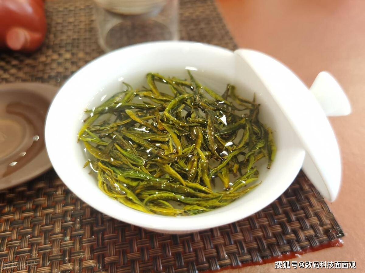 亿百体育：中国10大名茶排名各自特点与口感茶叶产地(图5)