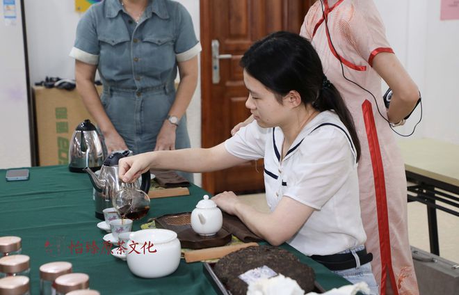 茶香四溢广州市向美而行“茶文化与茶亿百体育下载艺分享”专题点亮市民生活(图7)