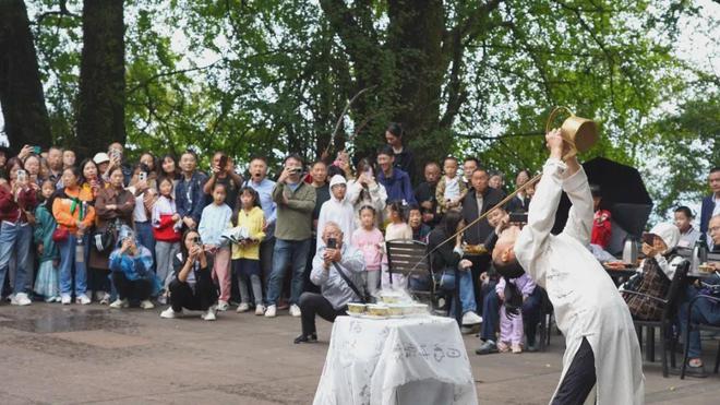 亿百体育下载“龙行十八式”亮相首届“天府非遗周” 蒙山派茶技魅力十足(图2)